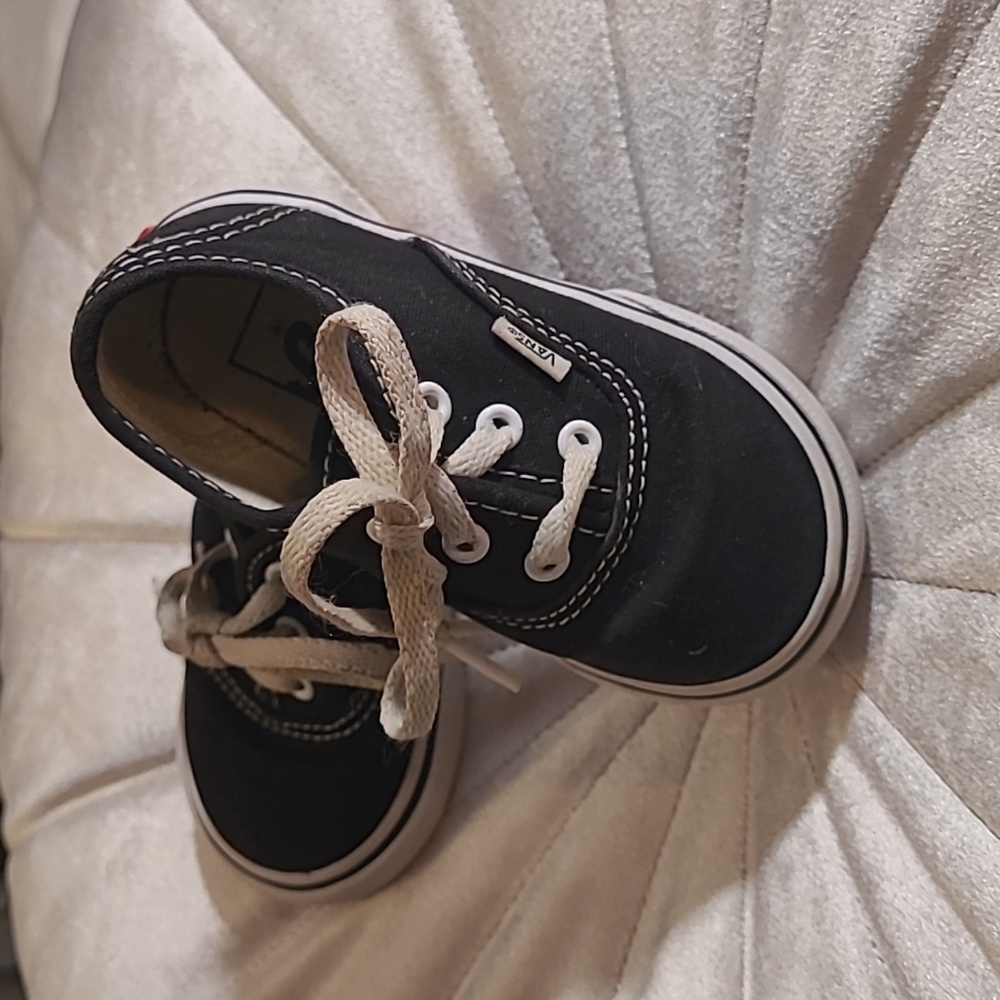 Vans Toddler size 5 classic black white canvas lace up sneaker shoes Unisex
